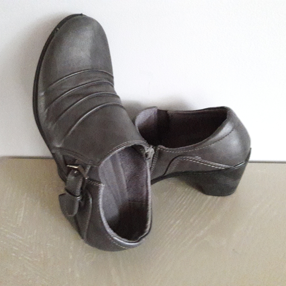 Ankle Boot - Picture 3 of 13